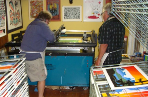 A screenprinting class