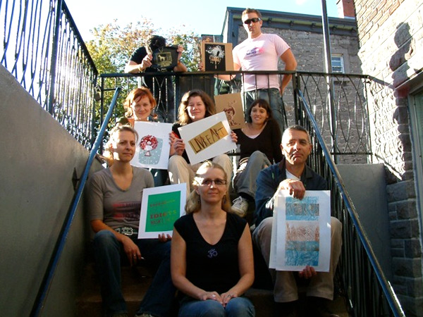 A lady screenprinting